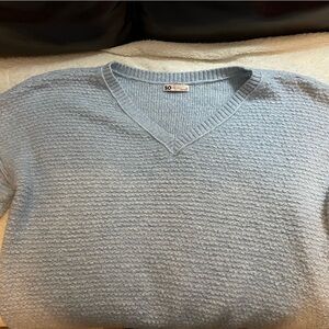 SO V-neck pullover sweater